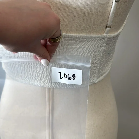 Elegant White Lace Bralette - Picture 4 of 4